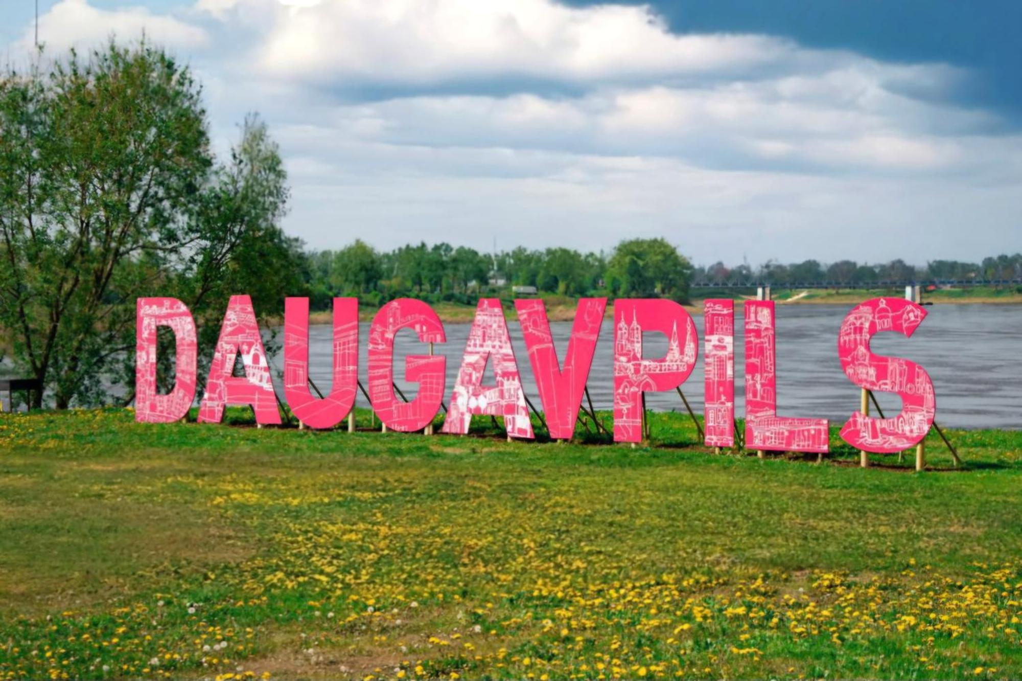 Family Hotel Daugavpils Extérieur photo